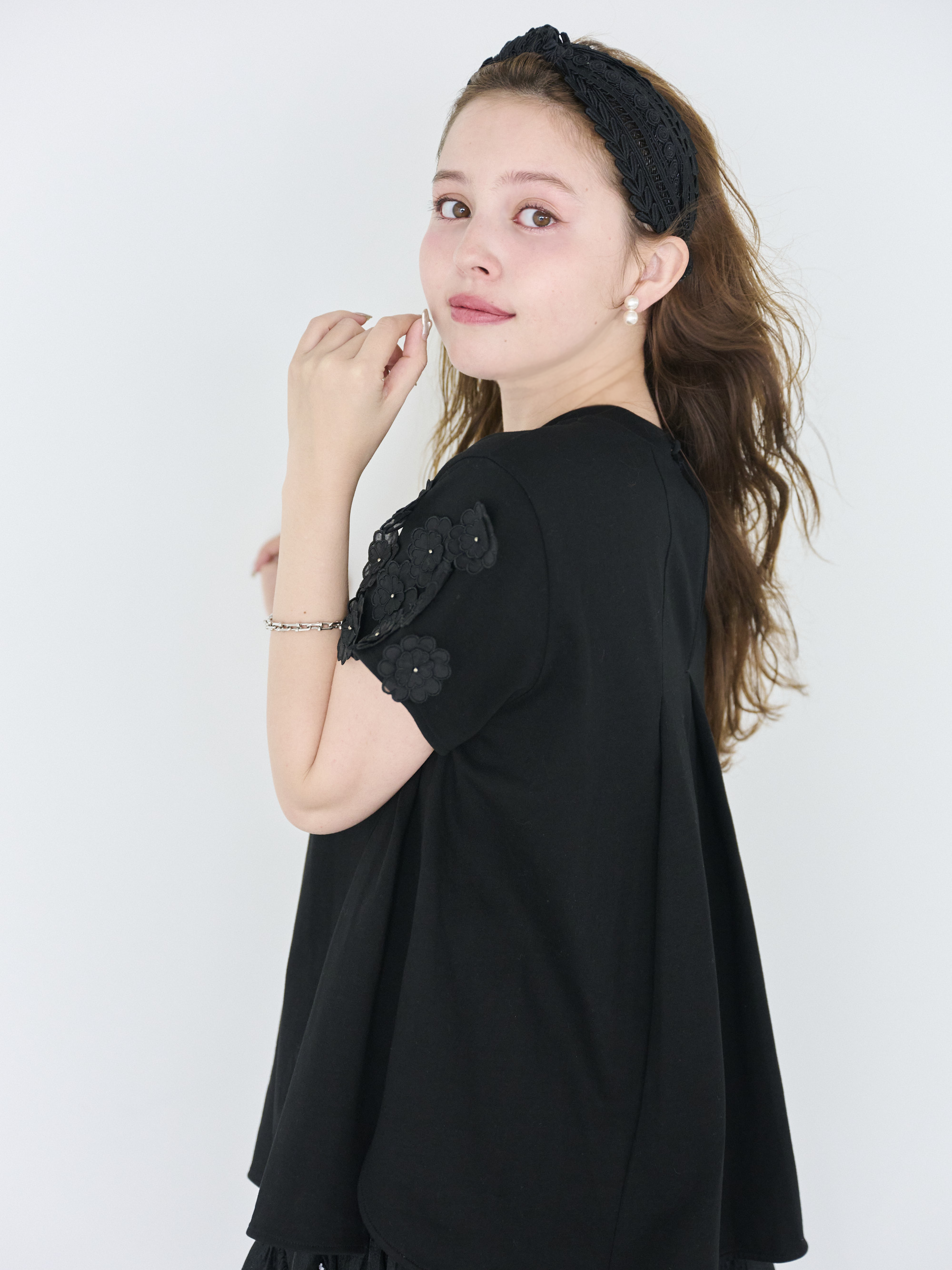 フラワーモチーフTシャツ