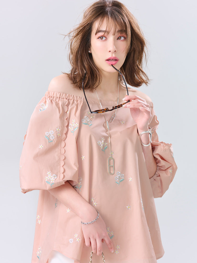 刺繍オフショルブラウス