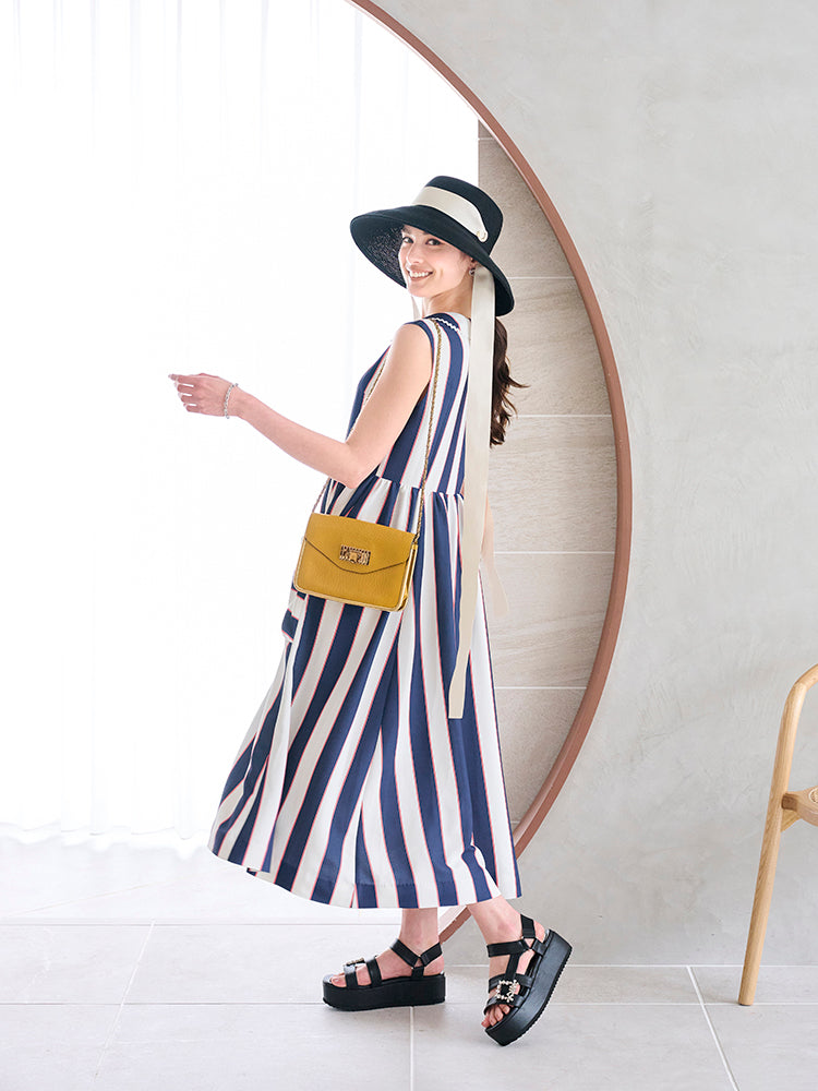 ビジューフラットサンダル