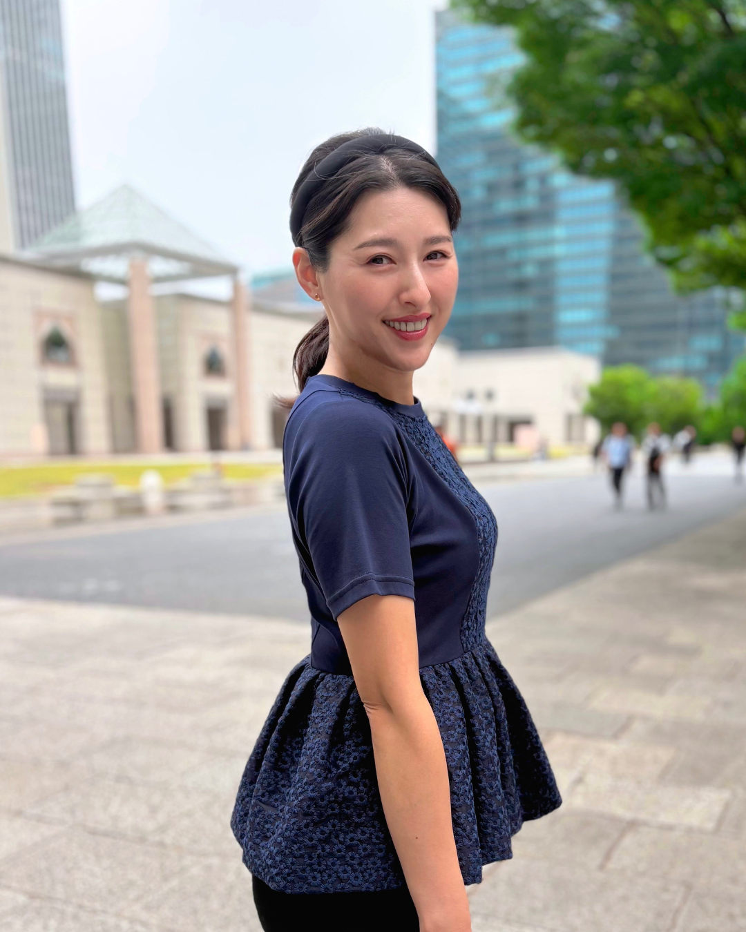 どんな場面でも着回しができる 万能トップス