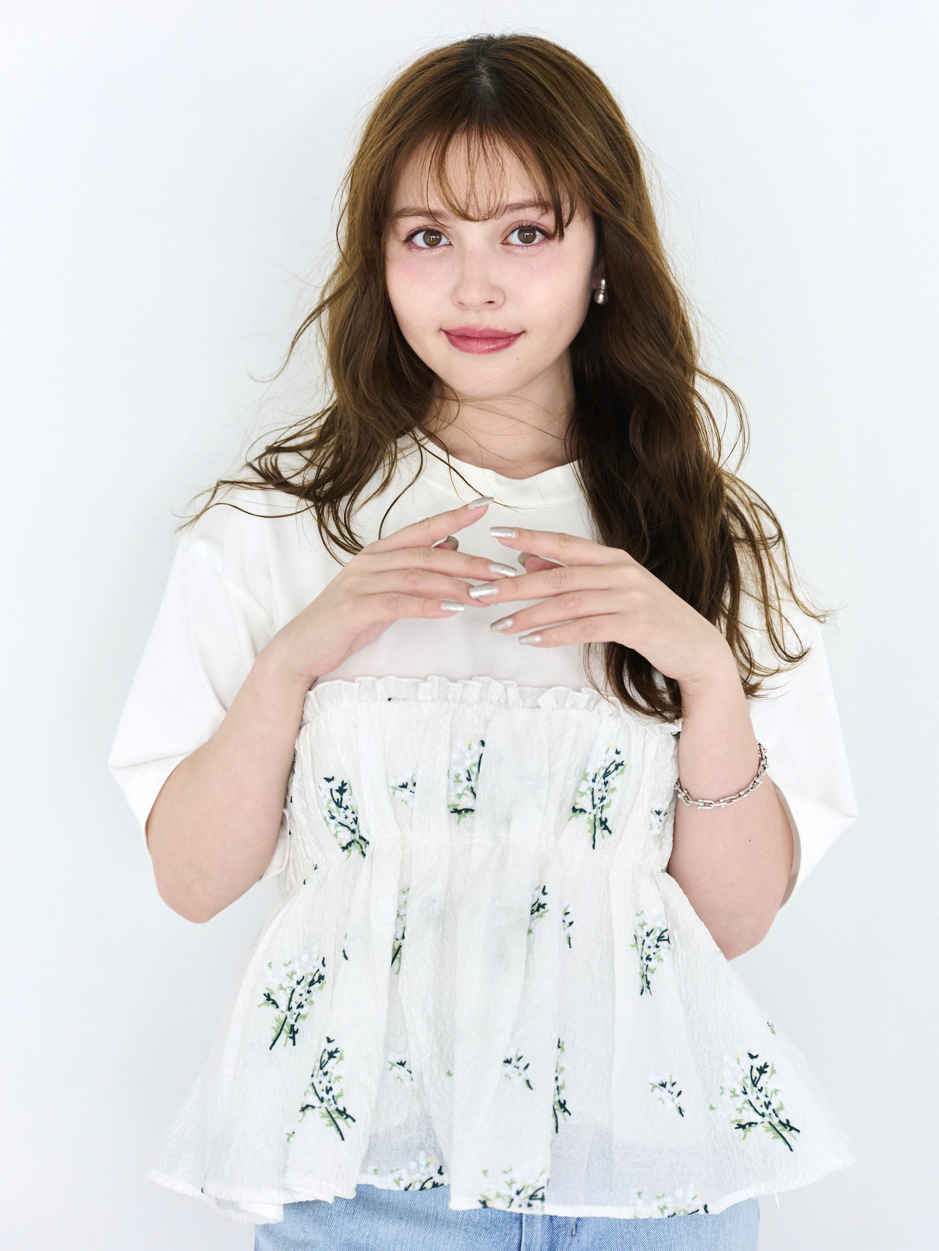 カスミソウ刺繍Tシャツ |【公式】Chestyオンラインショップ