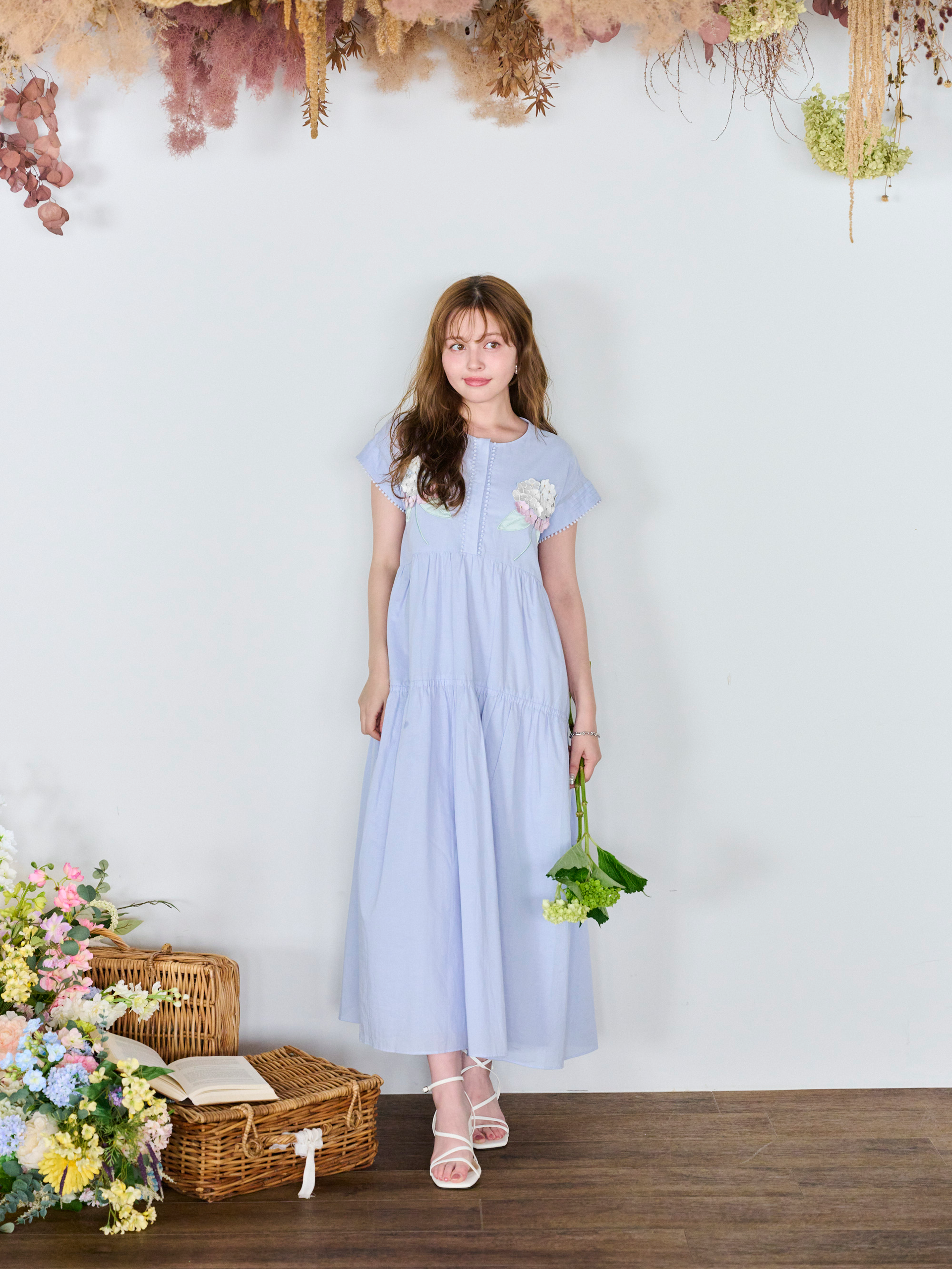紫陽花刺繍ワンピース |【公式】Chestyオンラインショップ 紫陽花刺繍ワンピース |【公式】Chestyオンラインショップ