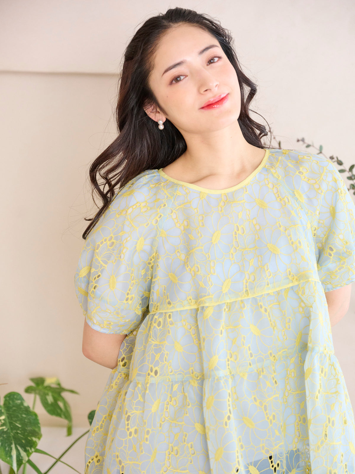 フラワー刺繍フレアブラウス |【公式】Chestyオンラインショップ