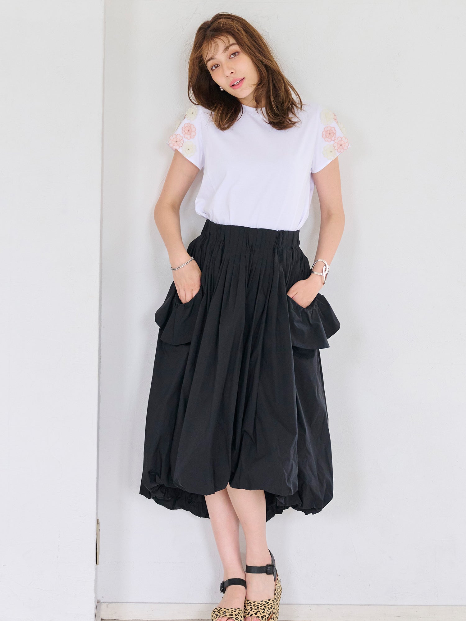 フラワーモチーフTシャツ