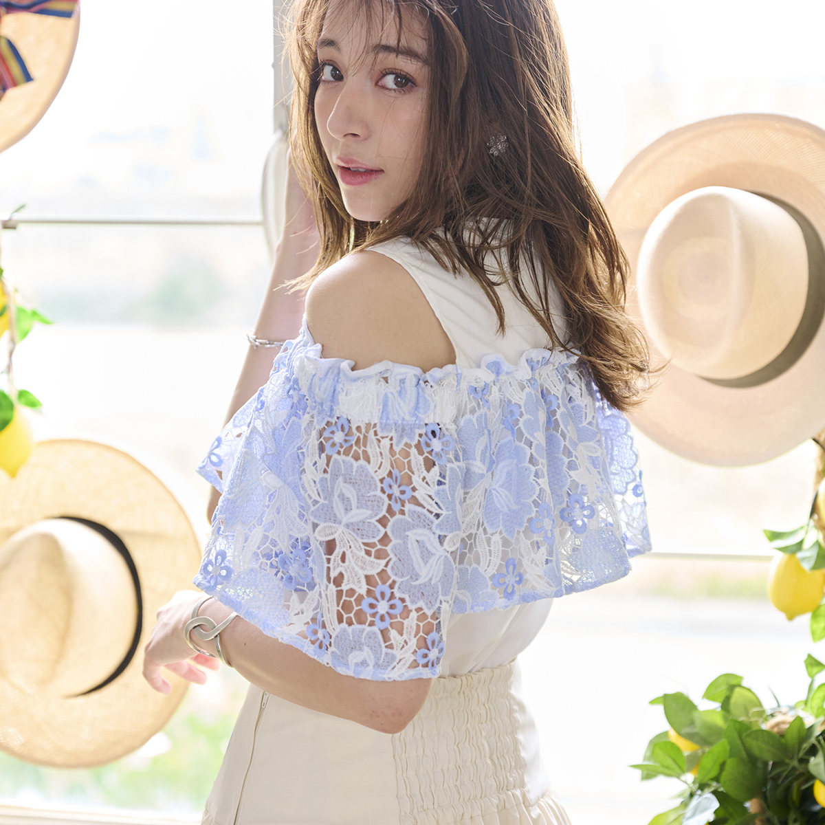 Chesty 25年春新作BUTTERFLIES Anna レースブラウス パステルレースブラウス｜【公式】Chestyオンラインショップ