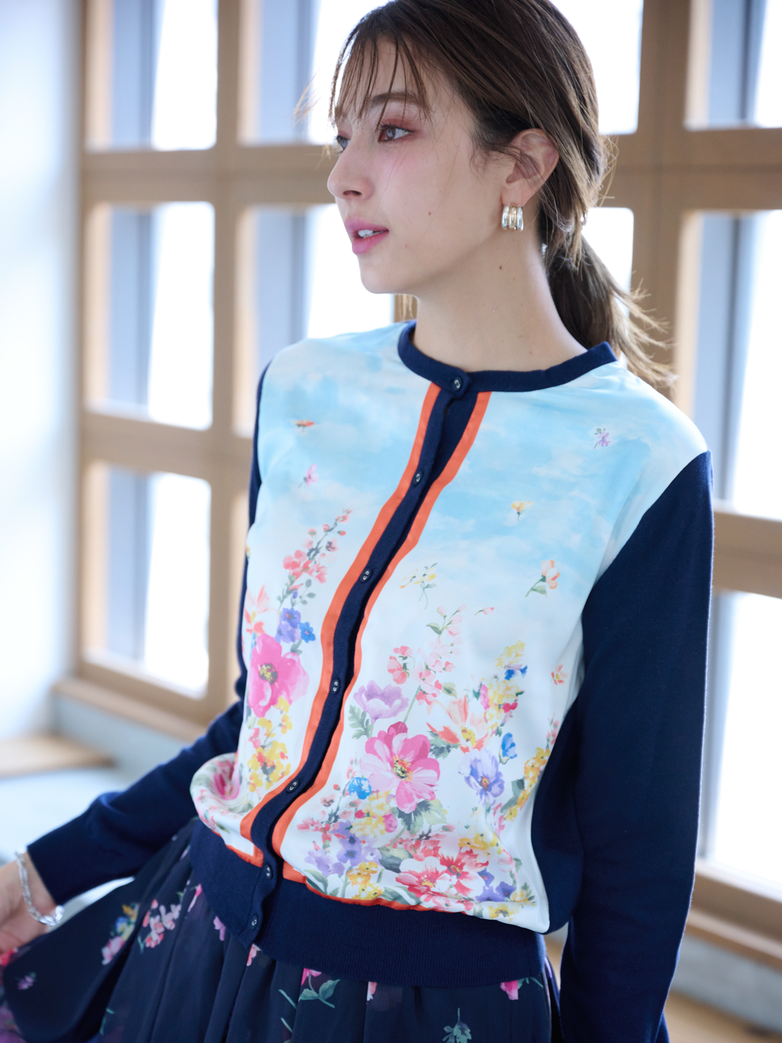 チェスティ バードフラワープリントカーディガン chesty長袖ニット紺 