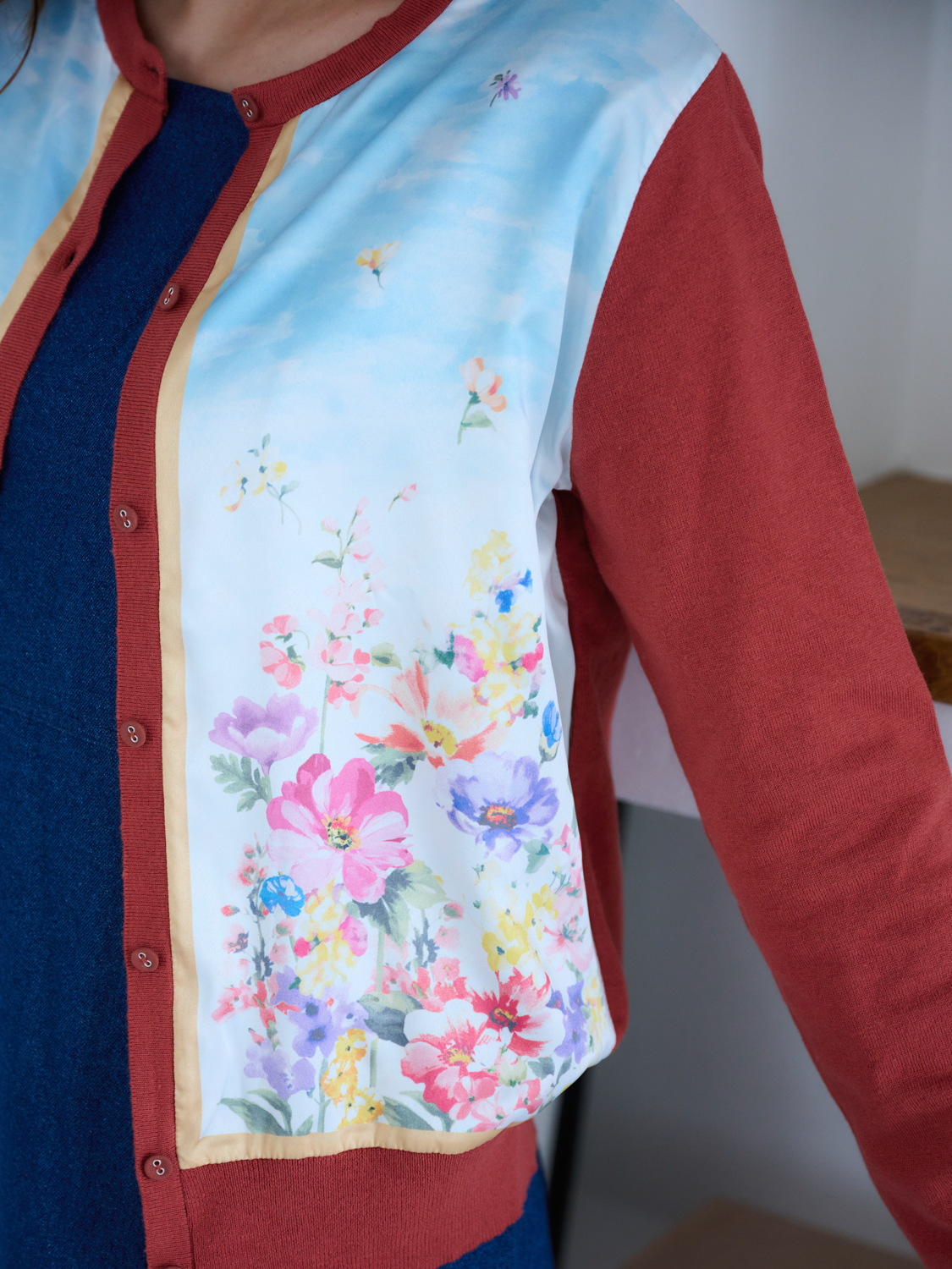 スカーフプリントカーディガン