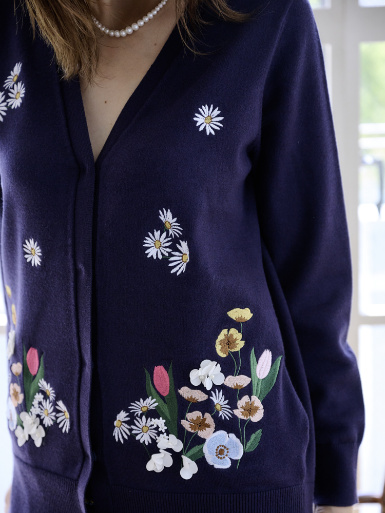 【新品未使用未開封】ミストレアス　フラワーエンブロイダリーパッチカーディガン ミストレアス フラワーエンブロイダリーパッチカーディガン