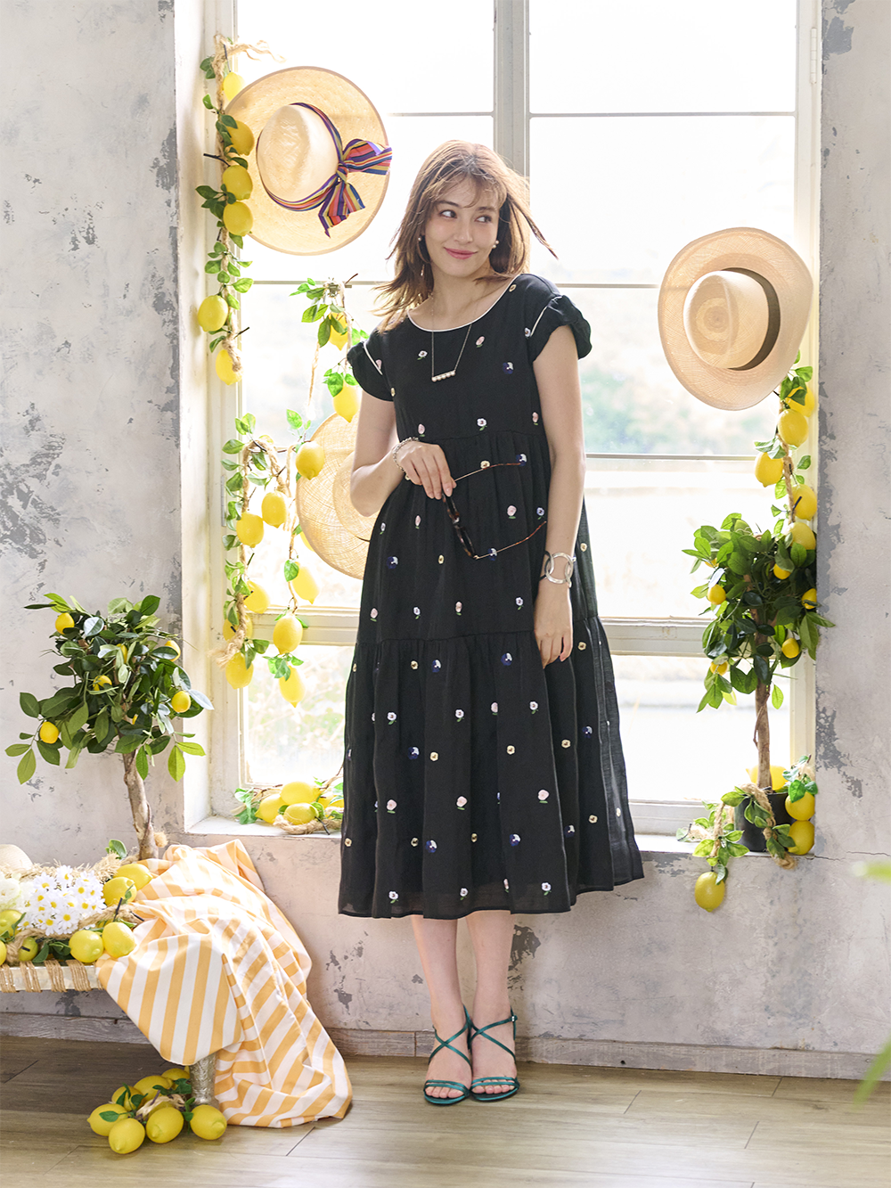 Vivienne Tam ブラック刺繍ノースリーブワンピース タグ付き 訳あり