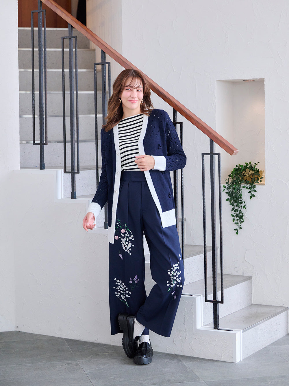 ブルームワイドパンツ