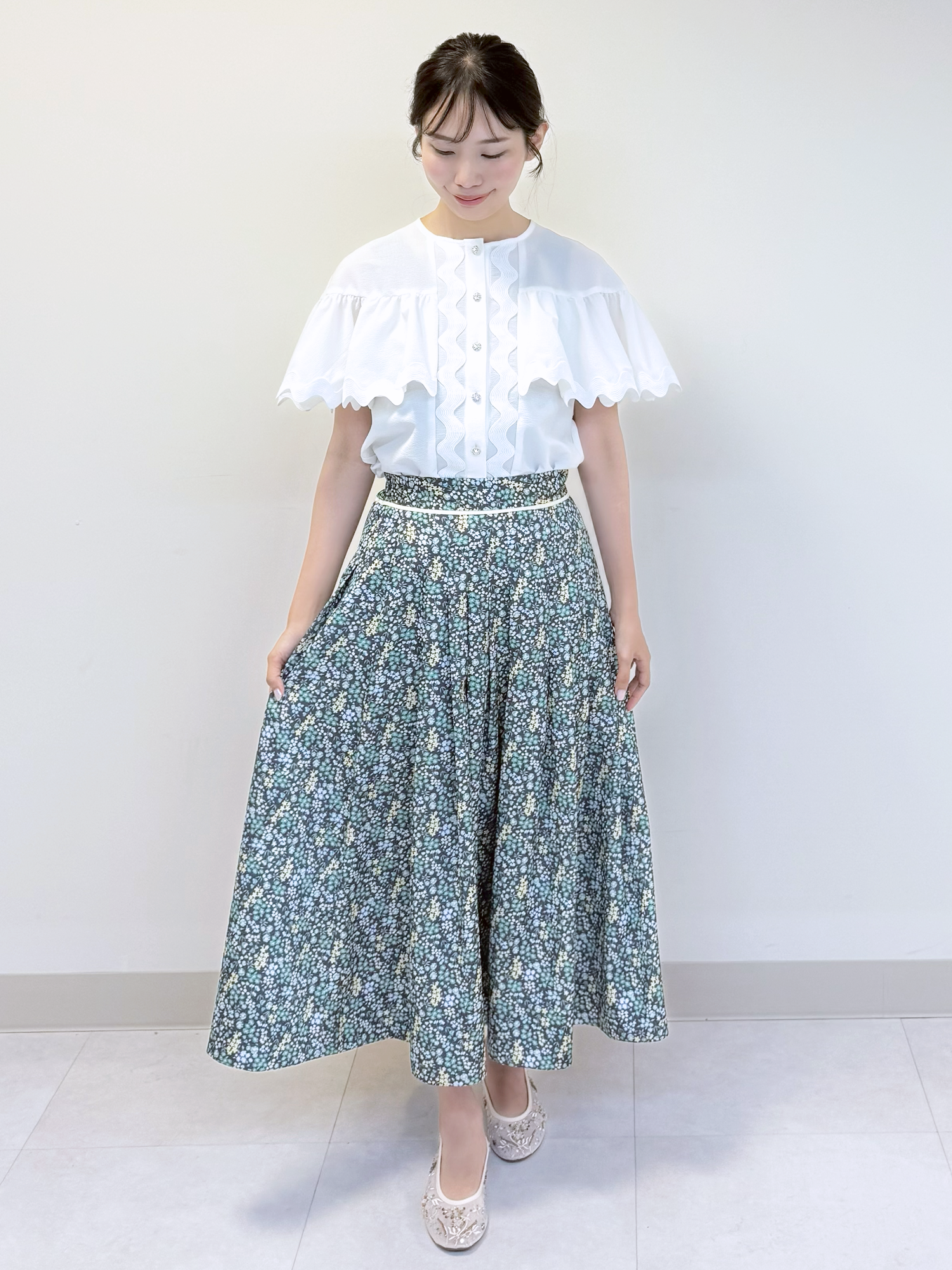 【miho's Choice】スカラップフレアーブラウス×リバティプリントスカート