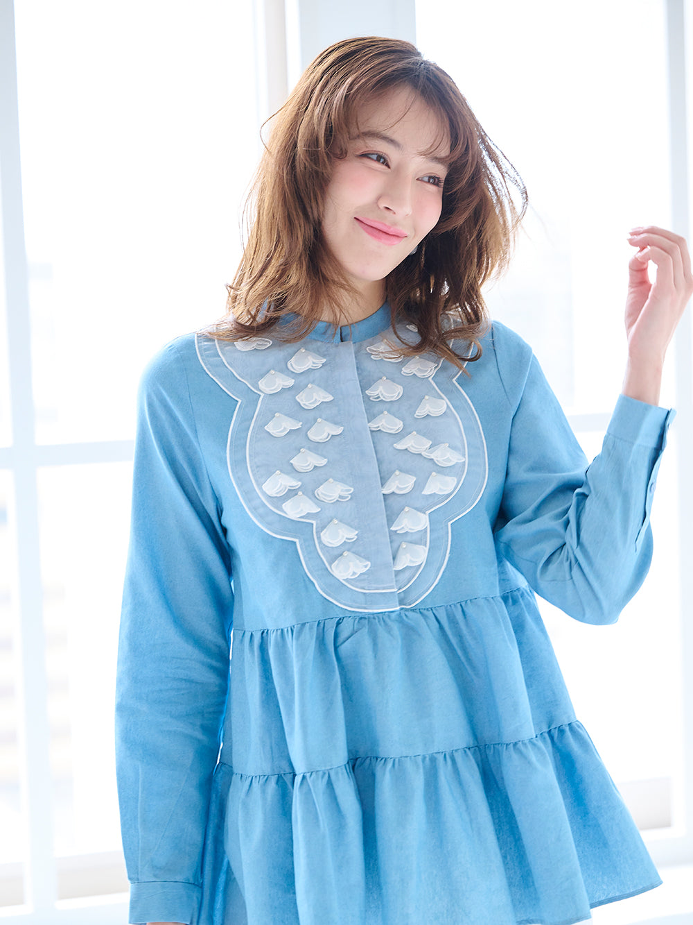 フラワーモチーフブラウス