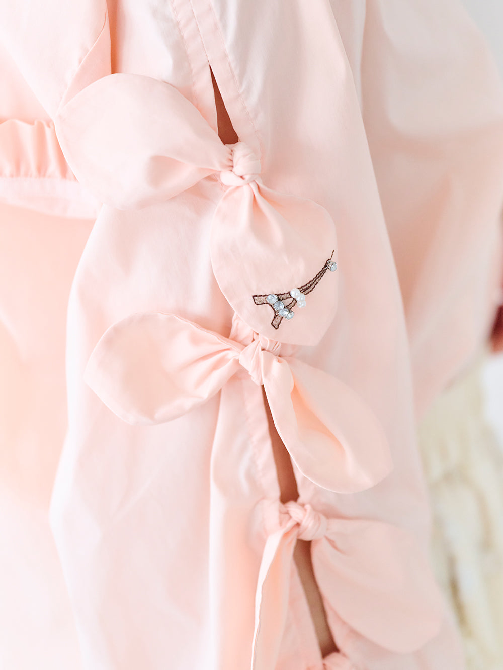 リボンスリットブラウス