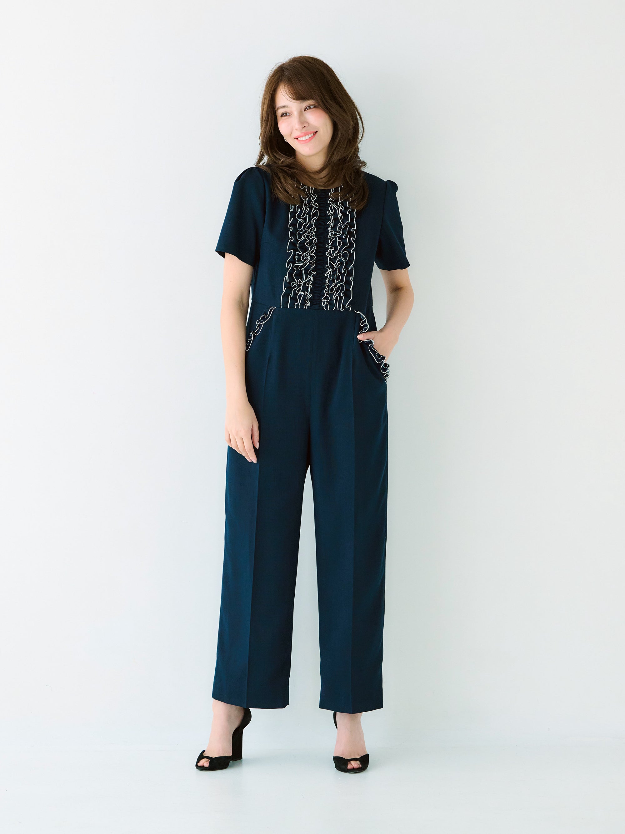 フリルジャンプスーツ