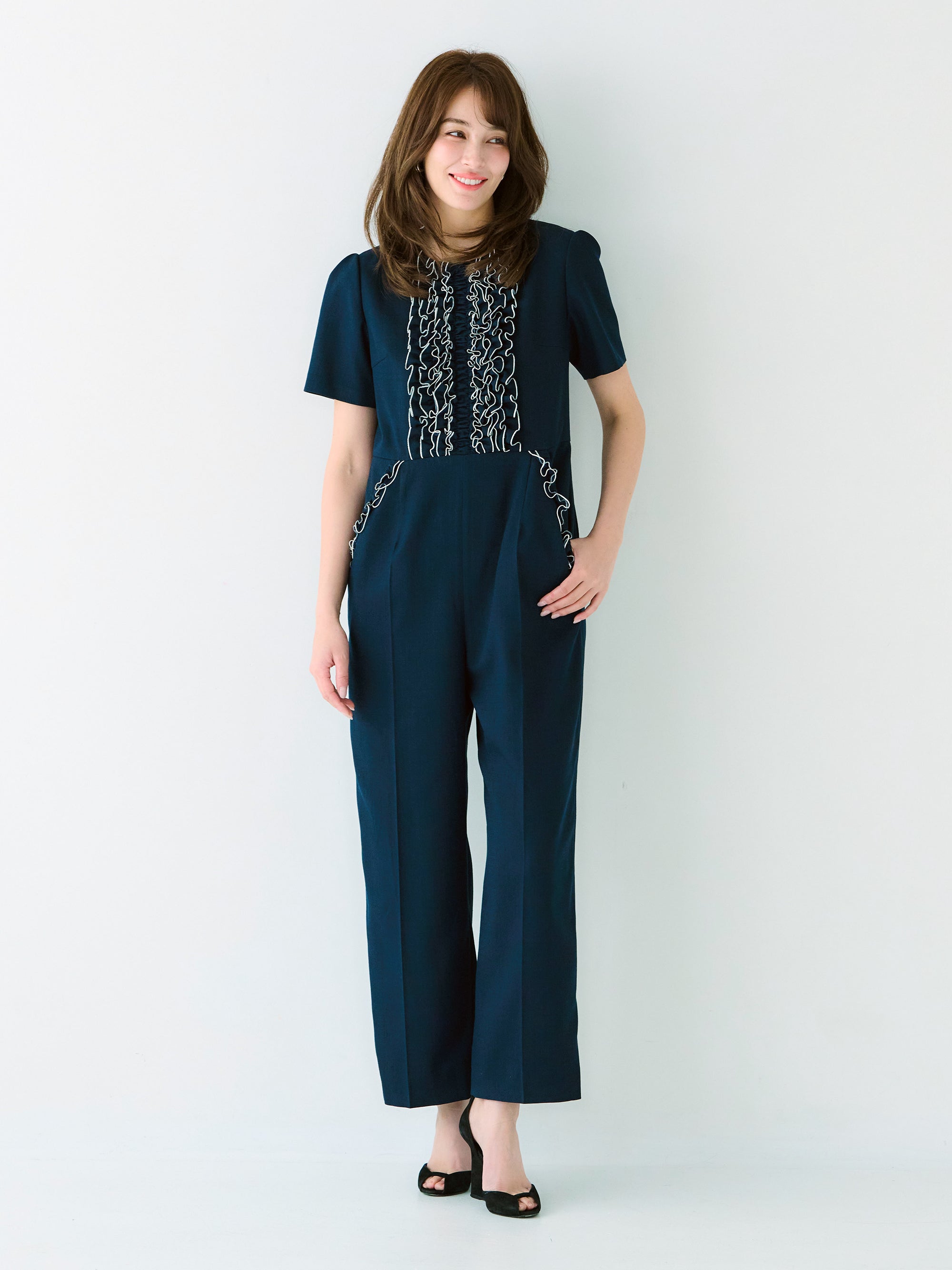 フリルジャンプスーツ