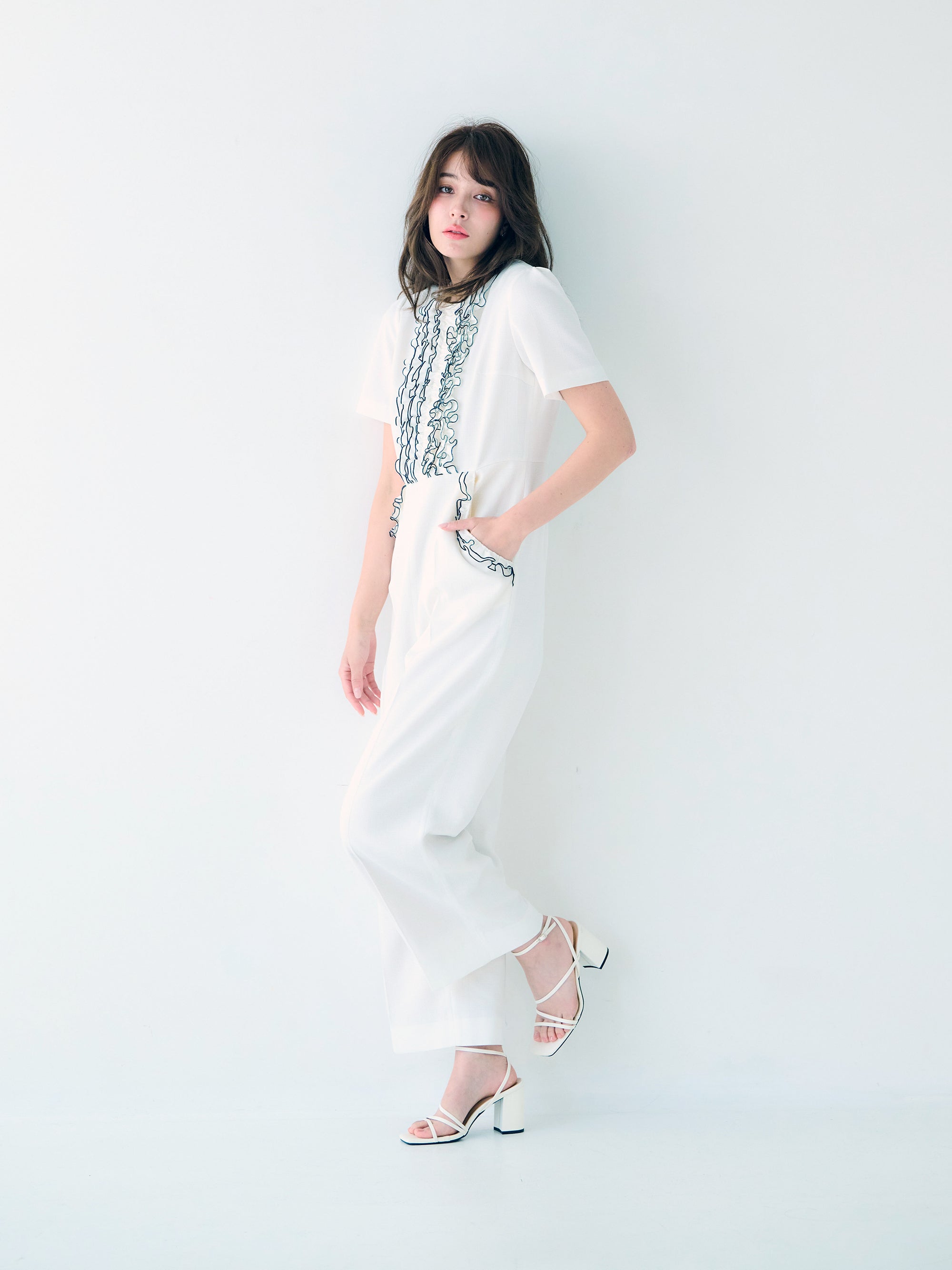 フリルジャンプスーツ