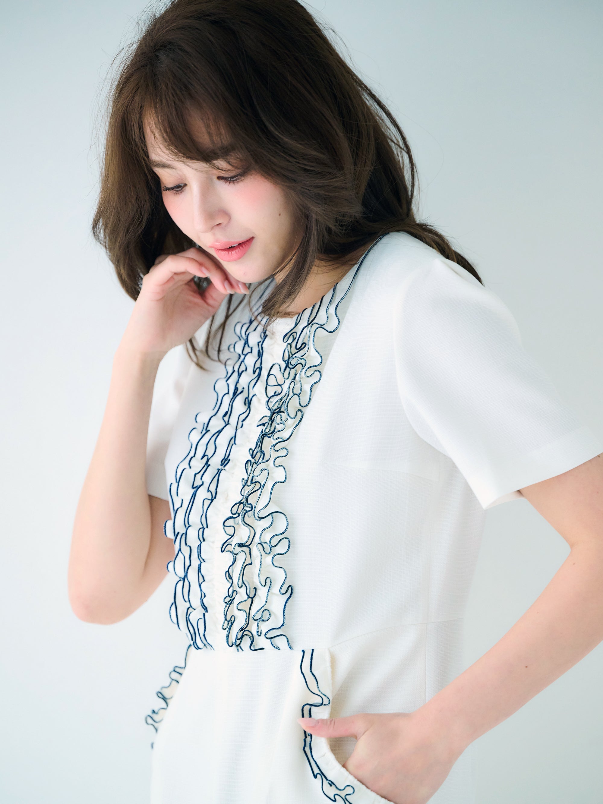 フリルジャンプスーツ